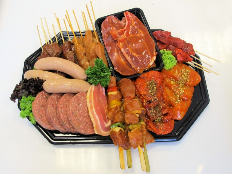 boucherie-POURRIERES-min_bbq_butcher_shop_supermarket_meal_party-766127